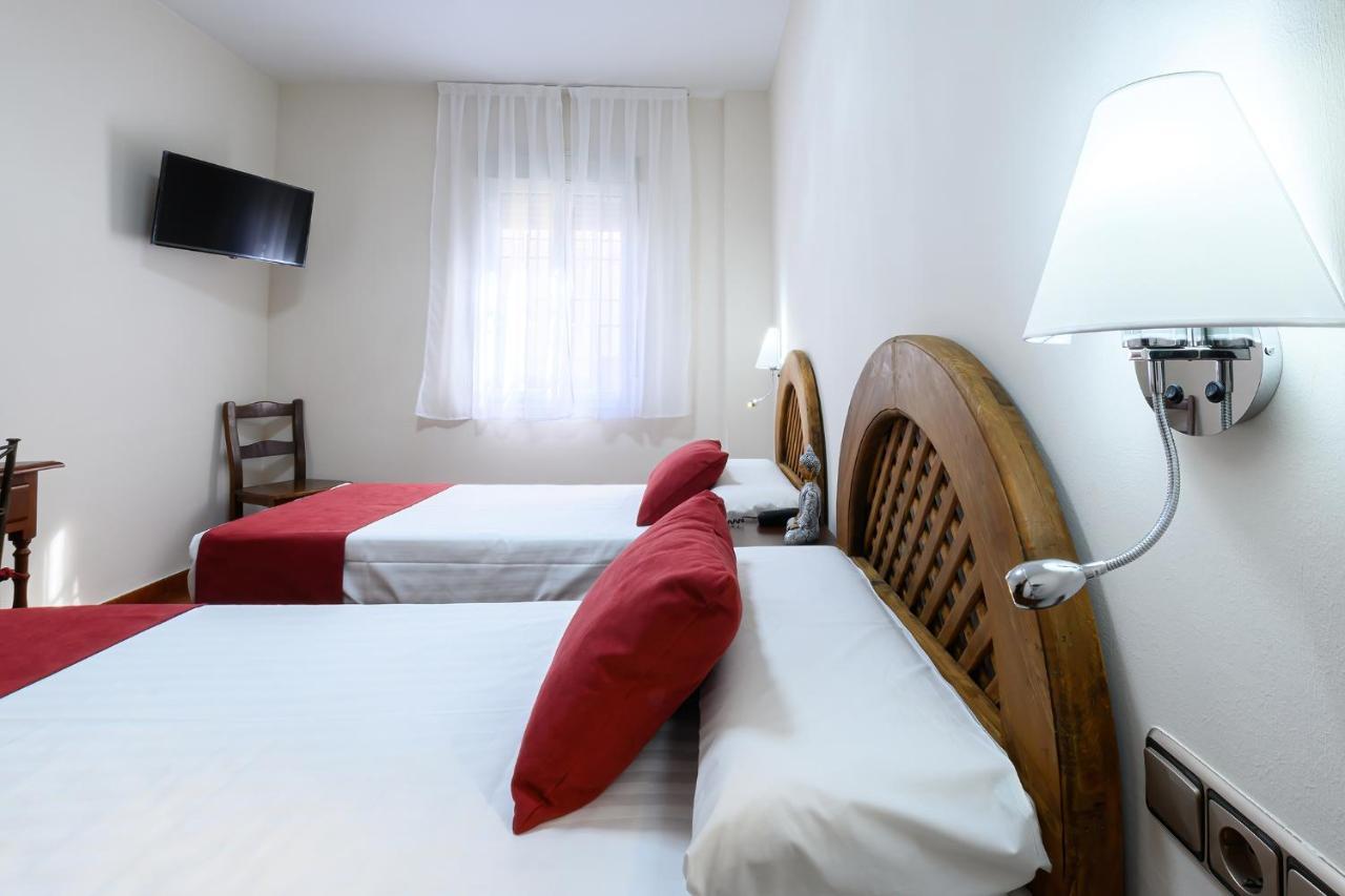 Hotel H28 กามาส ภายนอก รูปภาพ