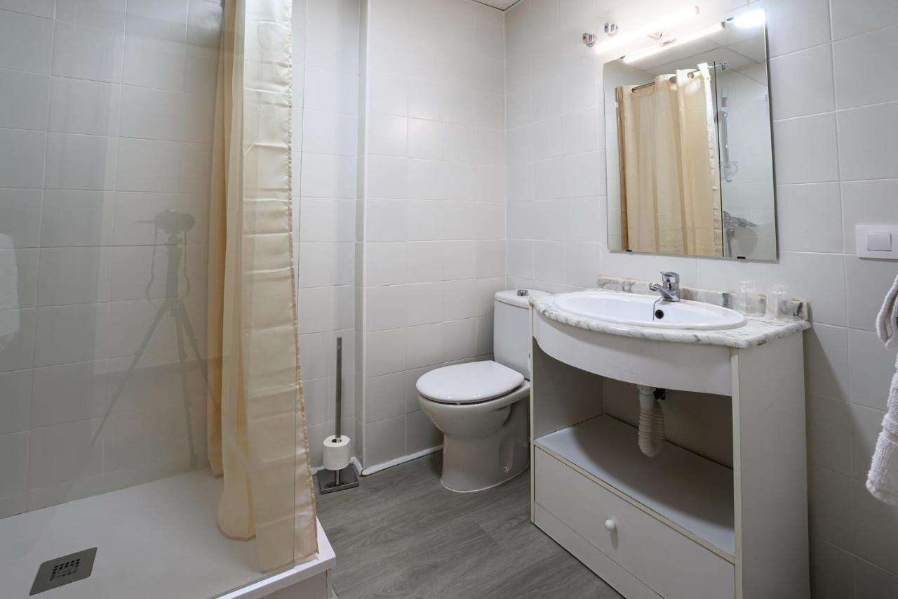 Hotel H28 กามาส ภายนอก รูปภาพ